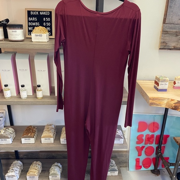 NWT - Smash + Tess Friday romper in Wine - Picture 5 of 9